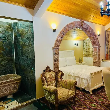 Villa Parku Rinia Korce