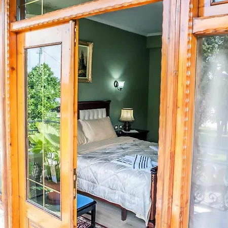 فيلة Parku Rinia